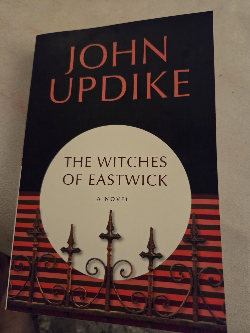 John Updike - The Witches of Eastwick (Black & Red Cover)